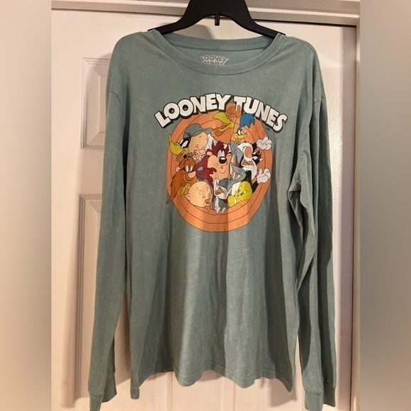 Women’s large Vintage Looney Tunes long sleeve shirt, stretchy soft material - Picture 1 of 4
